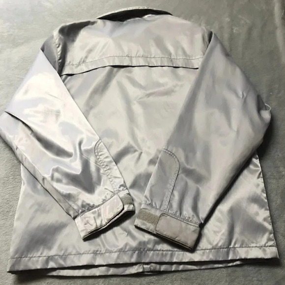 Wrangler Silver Water Resistant Light Jacket Size Medium - Picture 2 of 14